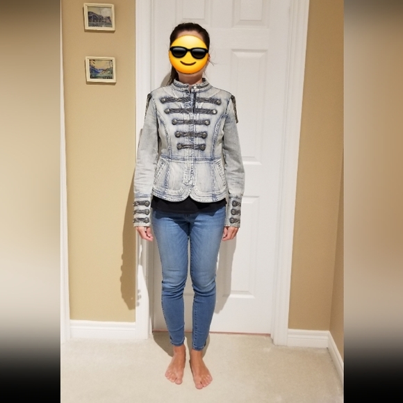 Guess, size M jean jacket - Picture 11 of 11